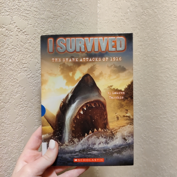 Books - Picture 5 of 6